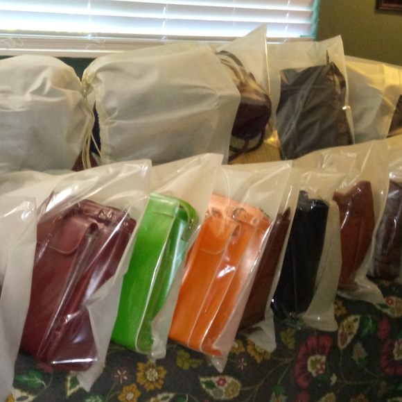 Meet your Posher, Laurie - Picture 2 of 2